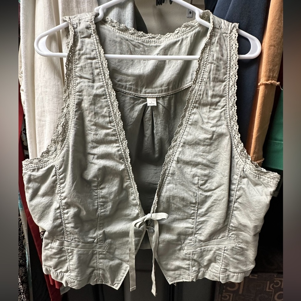 00’s LOFT Light Green Vest (size L)